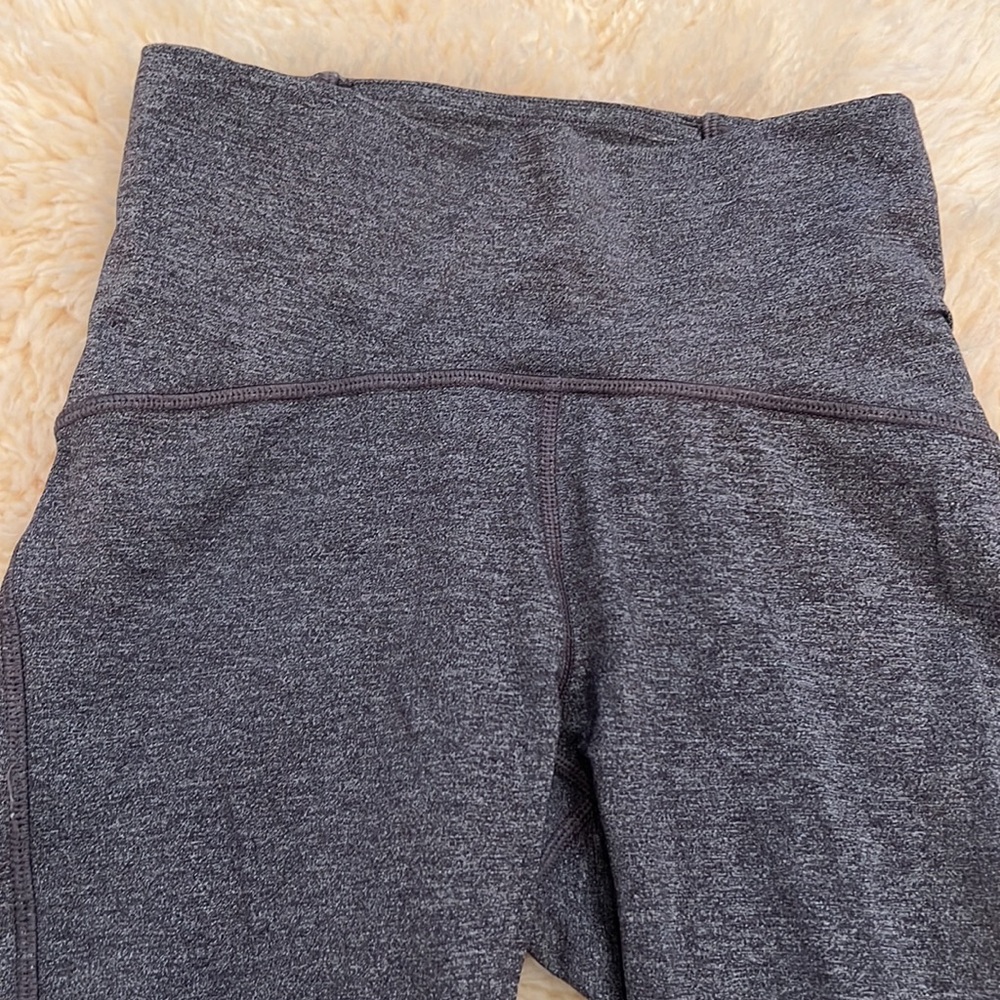 Lululemon leggings size 4 Gray - Picture 2 of 4